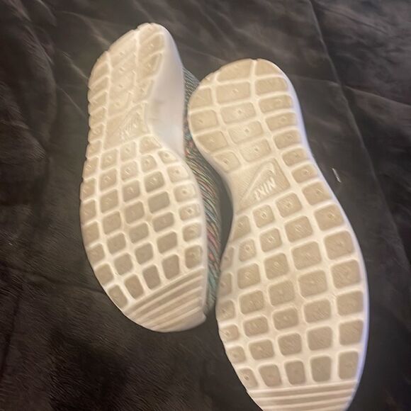 Nike Roshi run fly knit multicolor sneakers size 6.5 - Picture 4 of 4